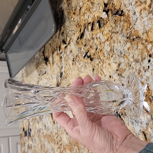 Crystal bud vase. - Picture 6 of 6